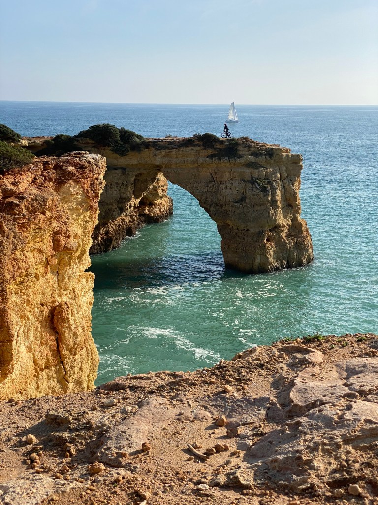 Dette bildet har en tom alt-tekst; dets filnavn er a-albandeira-2.jpeg